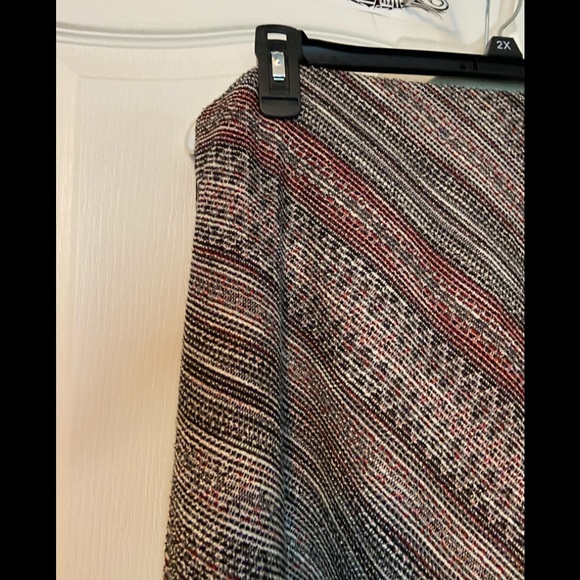 skirt - Picture 2 of 6